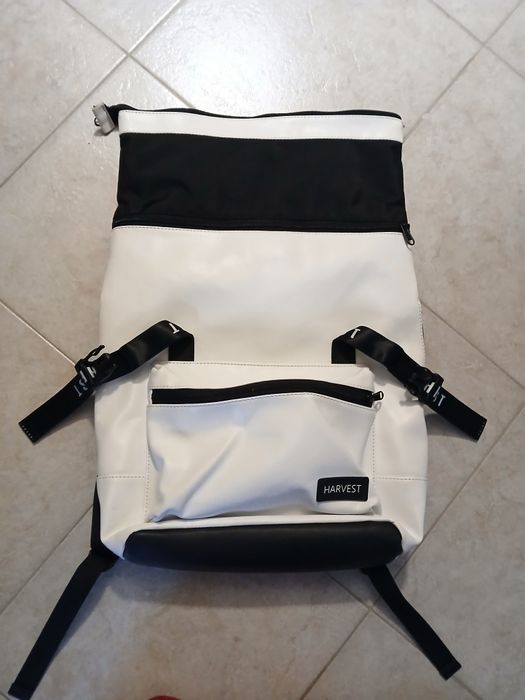 Кожена раница с отделение за лаптоп