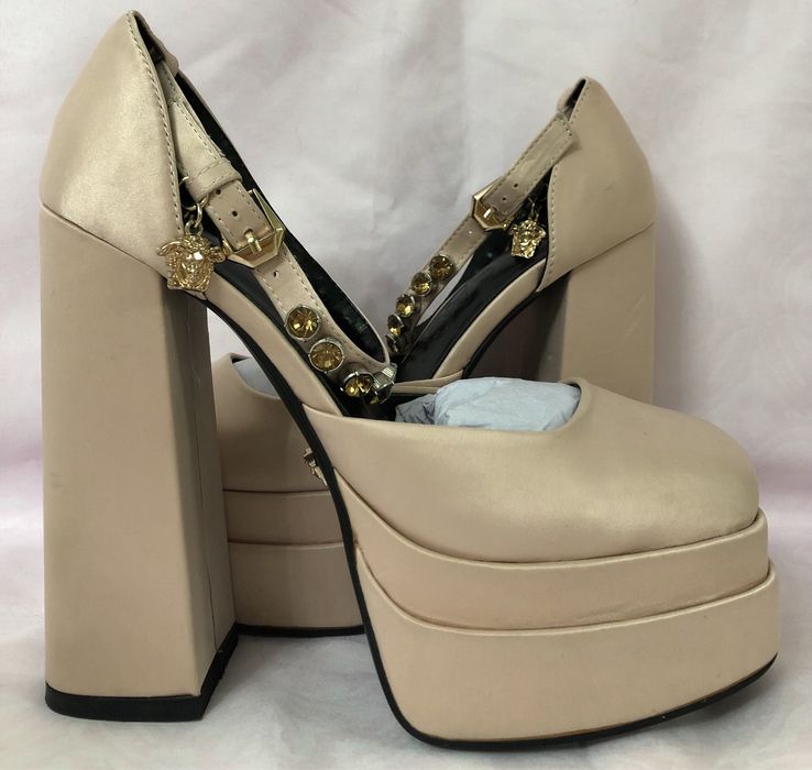 VERSACE оригинал туфли.37 размер.