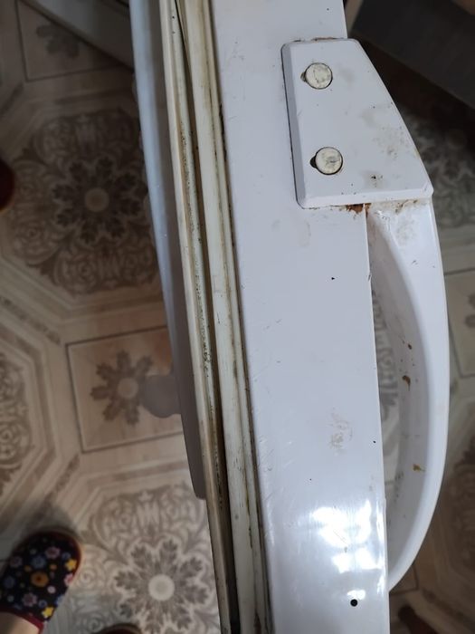 Замена уплотнителя на двери  холодильников