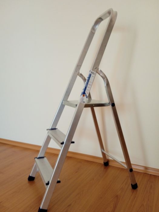 Стремянка алюминиевая новая. Россия.