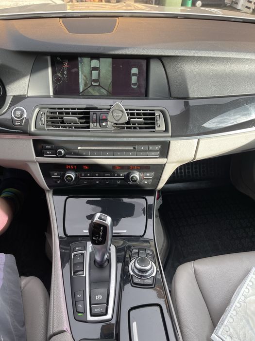 bmw seria 5 f10 2.0d vireaza spatele , camere