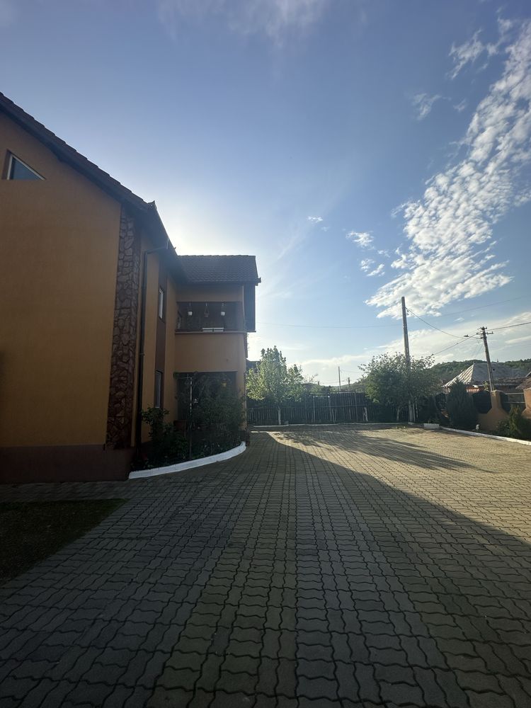 Casă  de  vânzare