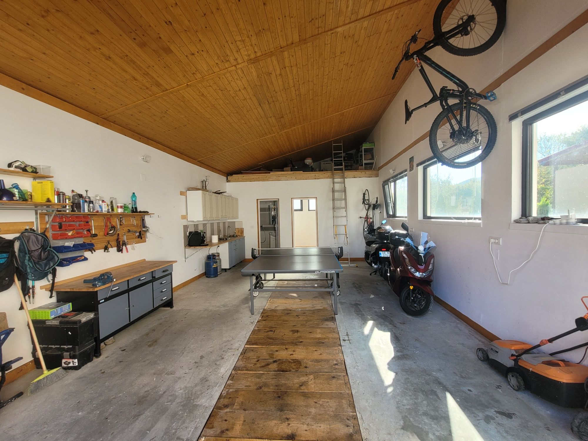 Casa si garaj cu teren 500 mp Tocile Sibiu