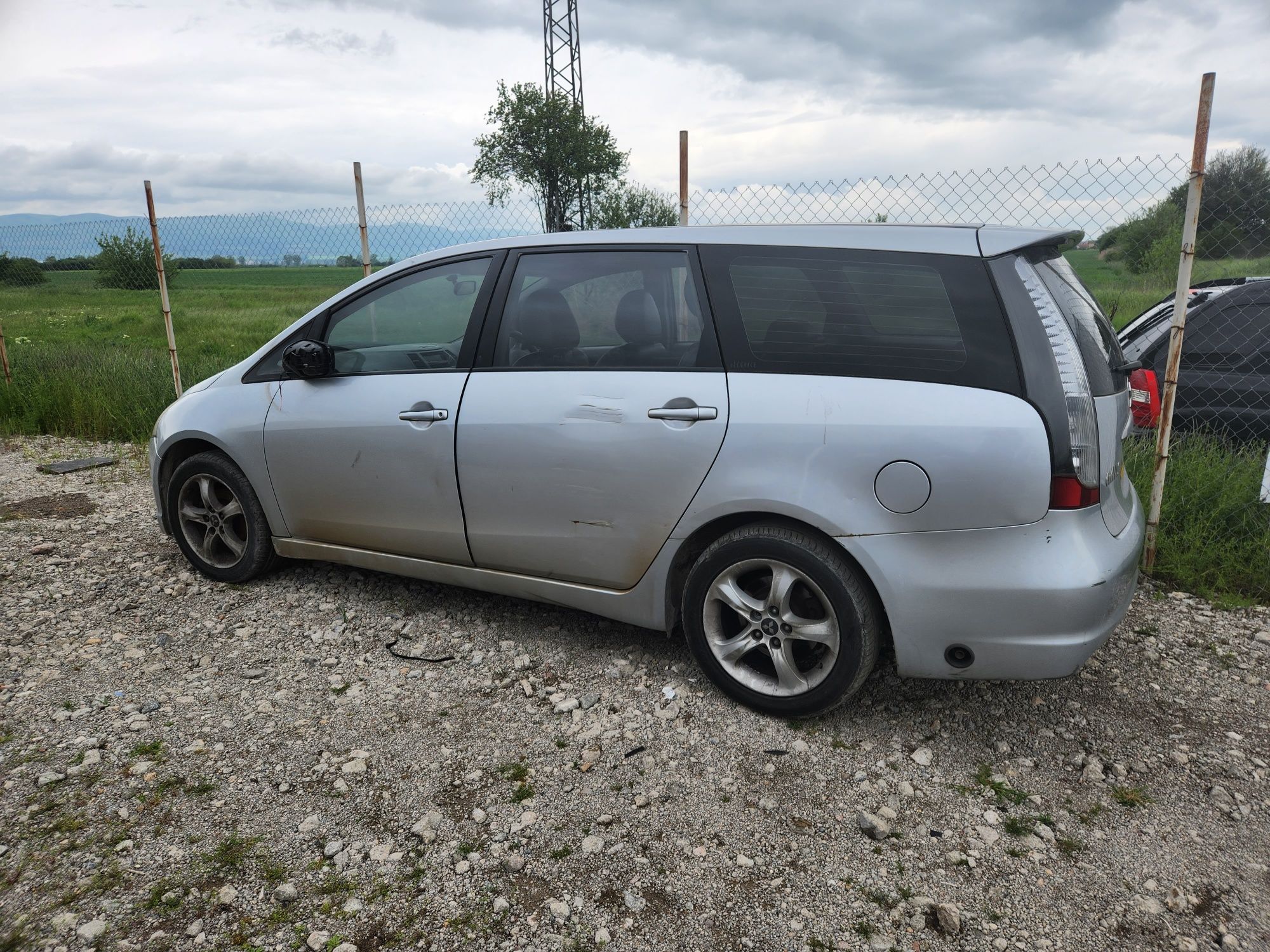 За Части Mitsubishi Grandis 2.4 auto 2006г