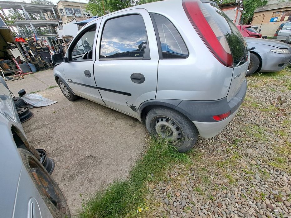 Dezmembrez OPEL CORSA C