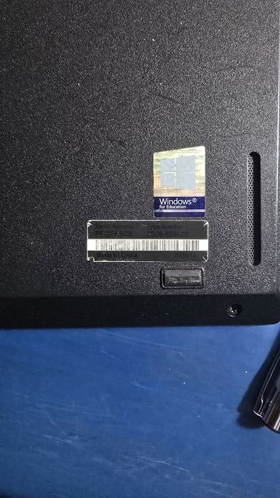 Laptop Lenovo L14 gen 1, touchscreen pt piese