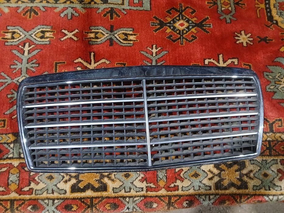 решетка радиатора Е W124