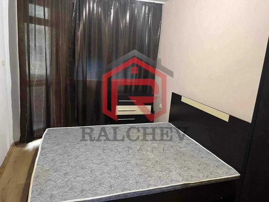 Тристаен апартамент под наем / Колхозен пазар