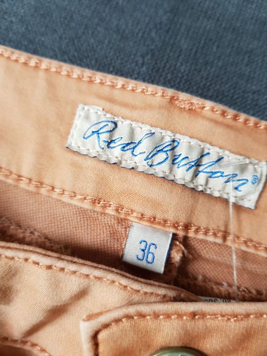 Pantaloni scurti Red Button 36