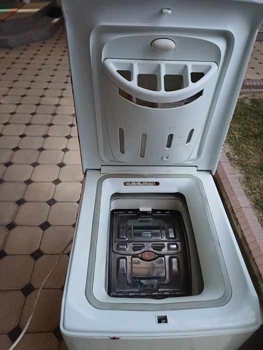 Продаю стиральную машину на