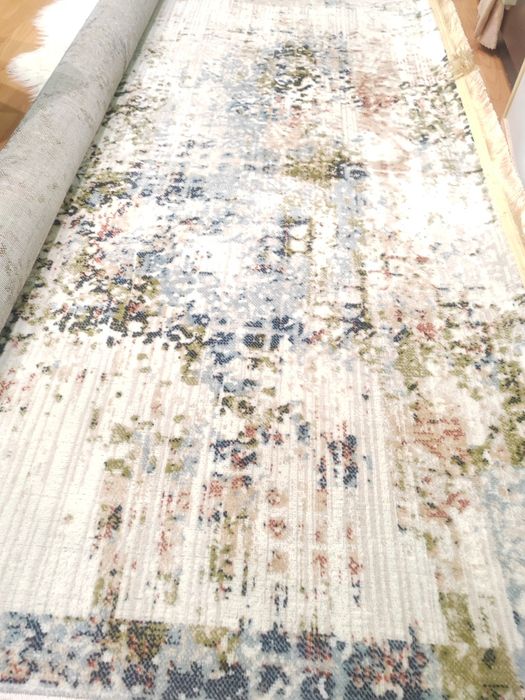 Ковер бежевый с абстракцией