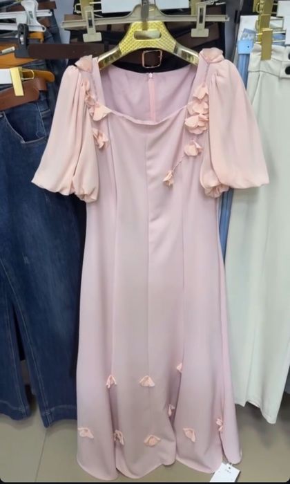 Продаю нежное платье в пудрово-розовом оттенке 44 размер