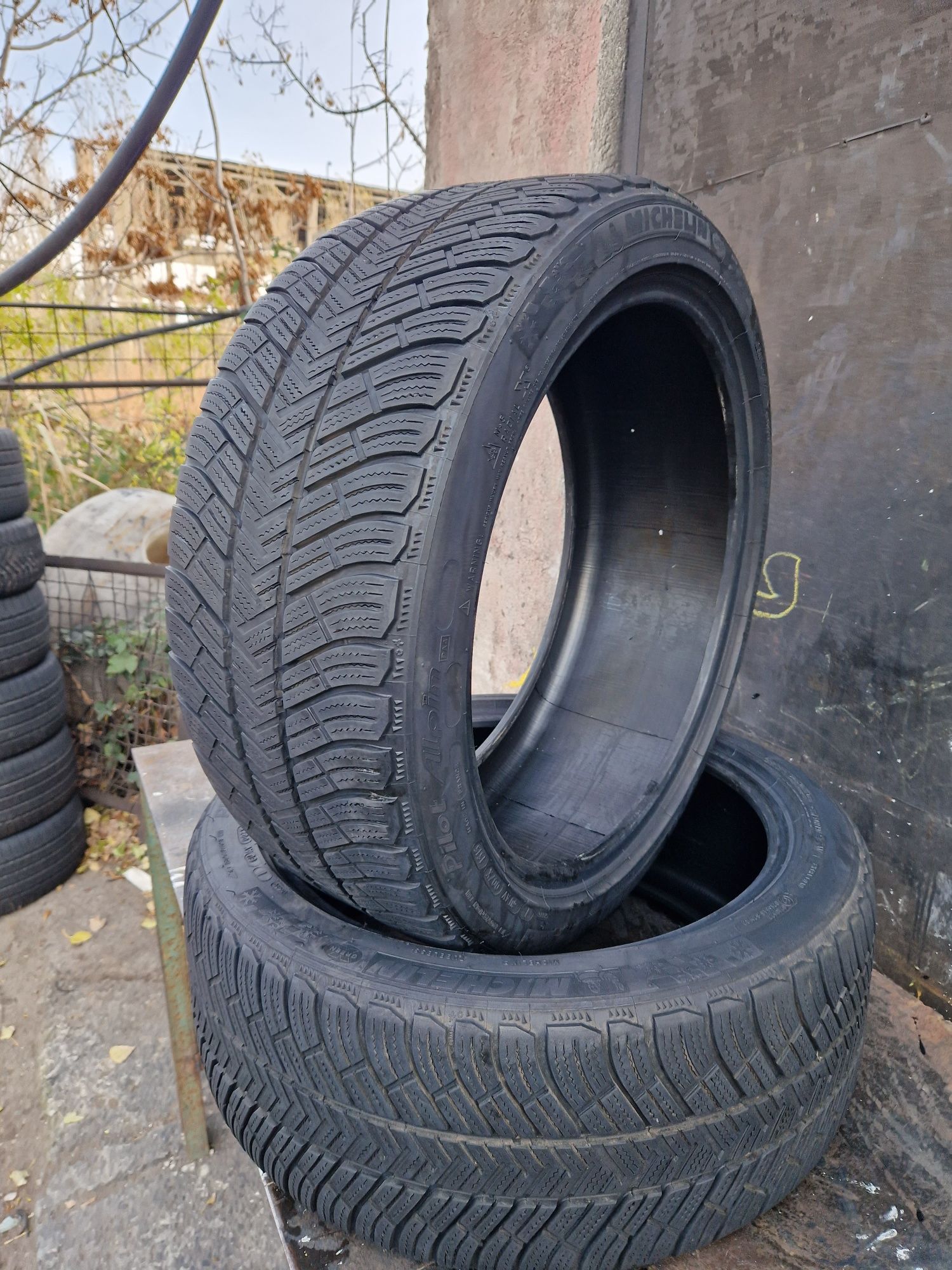2 Anvelope Michelin 235 40 R19 M+S
