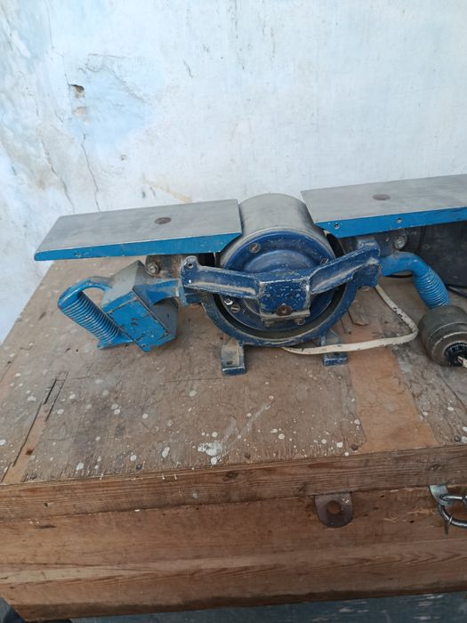 Рубанок электрический