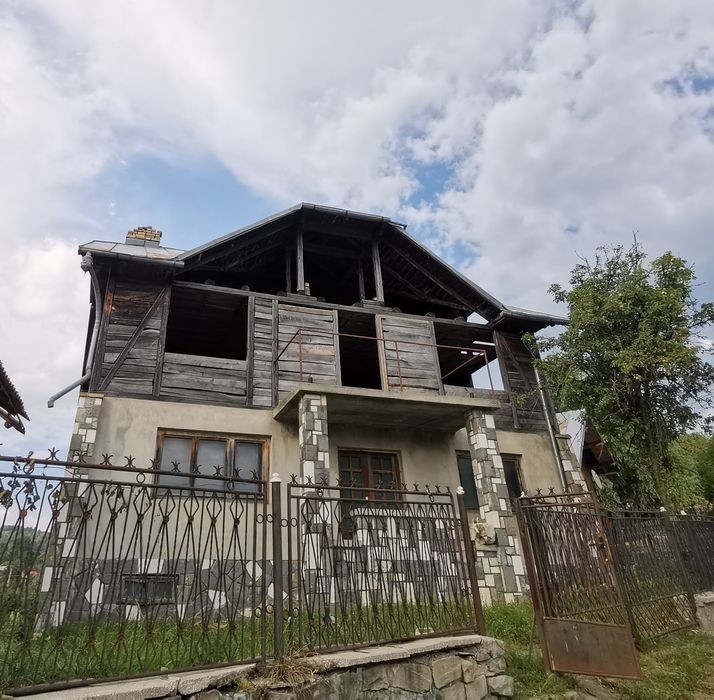 Casa + teren 2200mp in Secaria