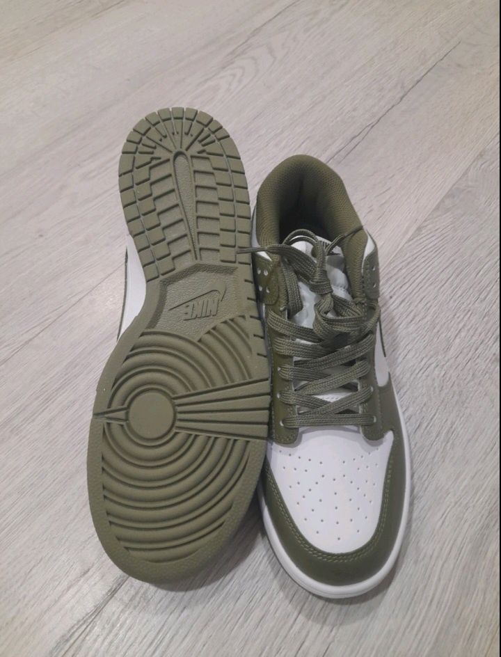 Nike dunk low Olive
