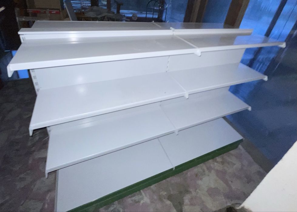 Raft magazin și pistoale etichetare