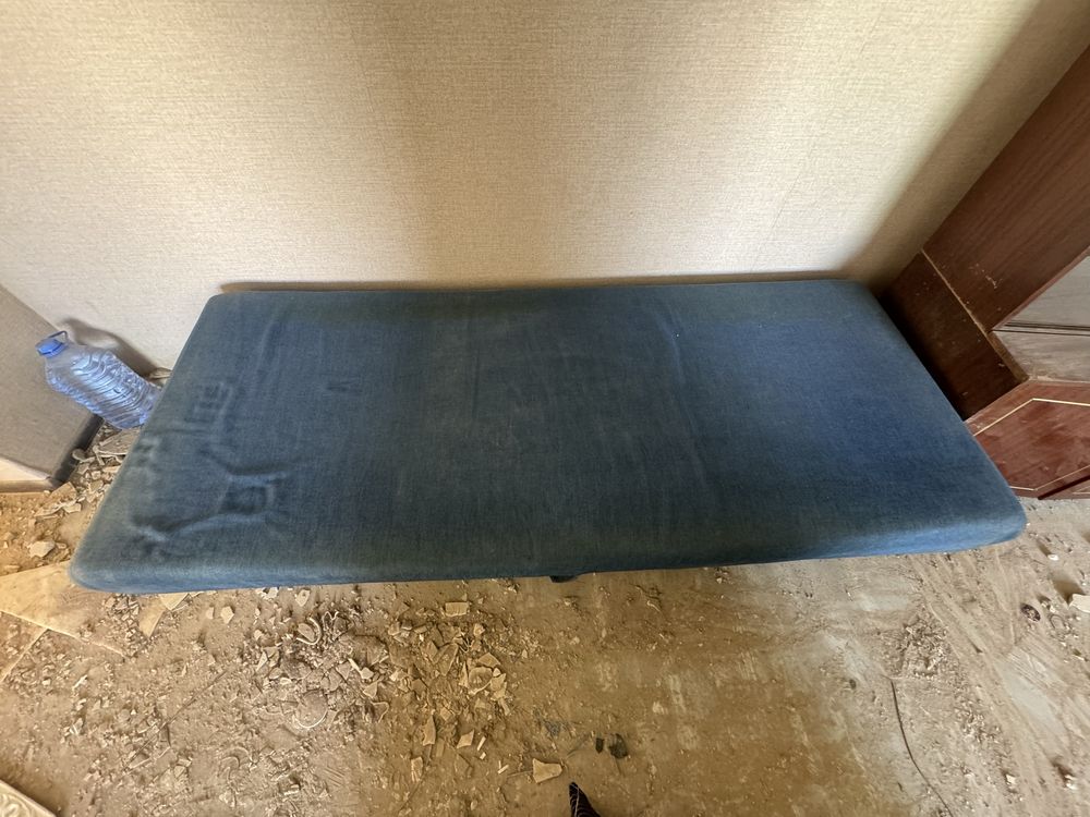 Продам 3 дивана и тахту
