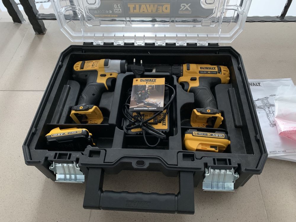 Dewalt DCK211D2T