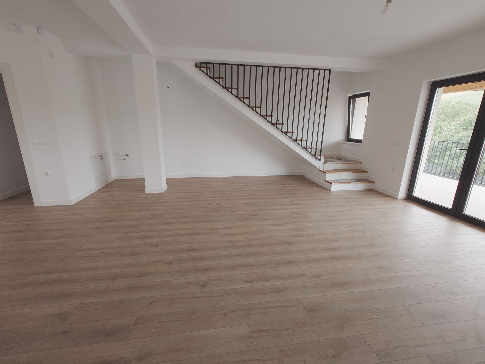 Casa la cheie in duplex Sânișor Livezeni