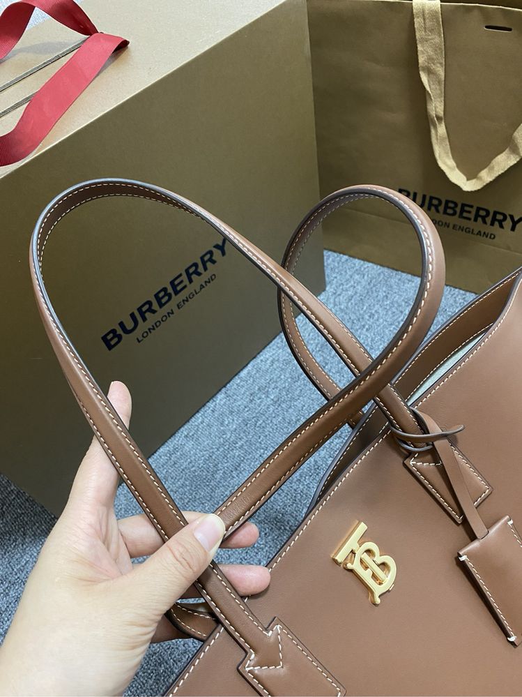 Geanta Burberry