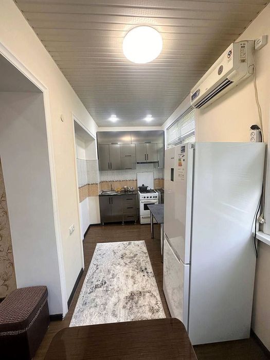 Shayxontohur Tinchlik metroni oldoda kvartira bor