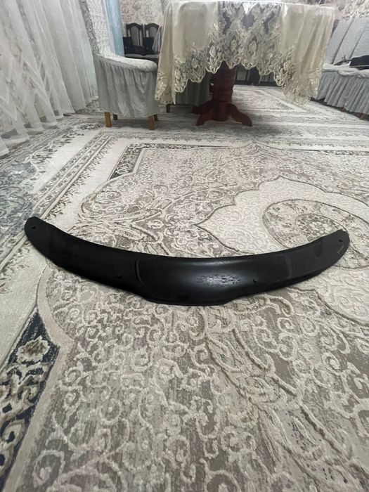 Дефдектор на капот