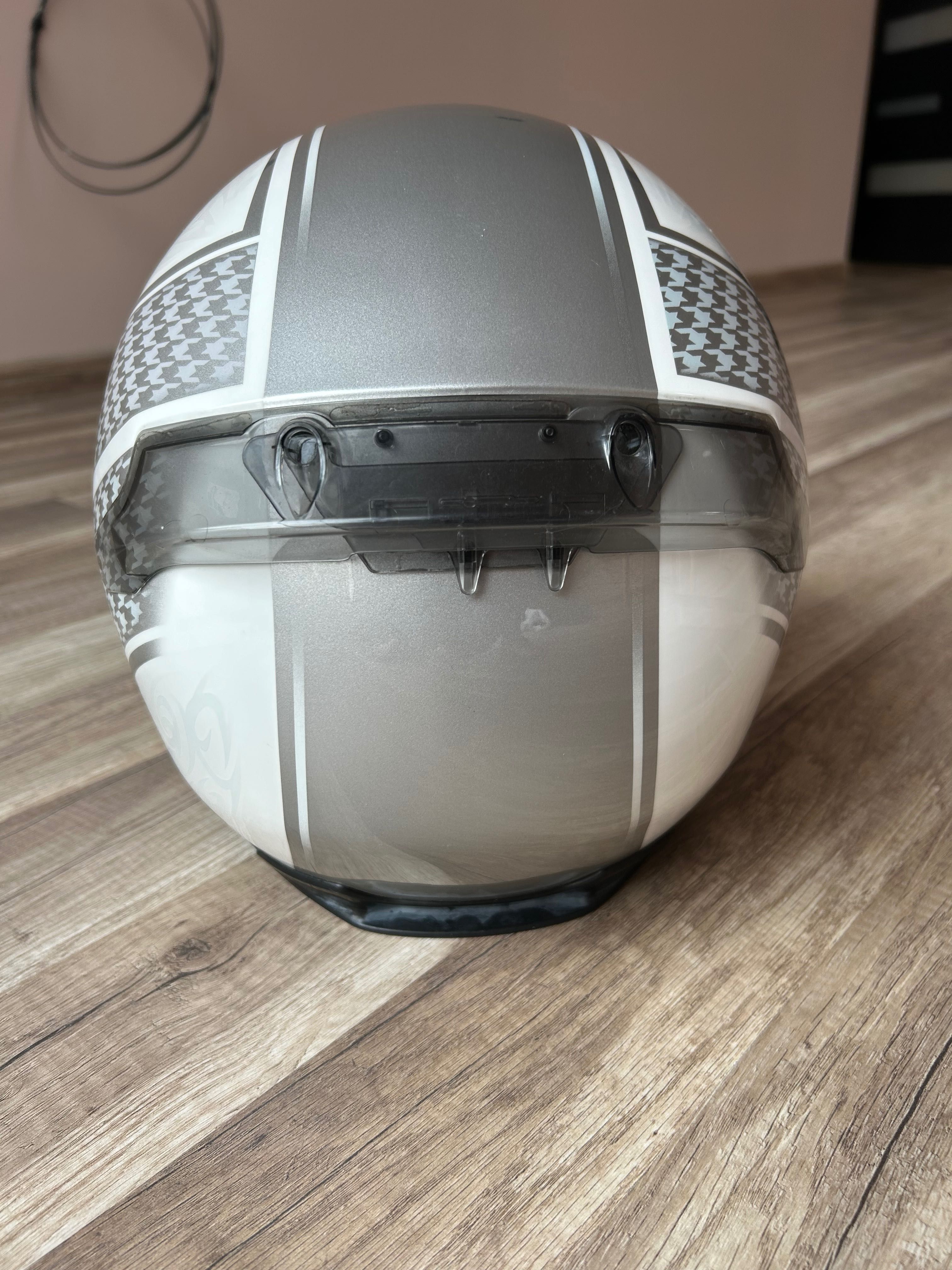 Продавам каска Shoei xr1100