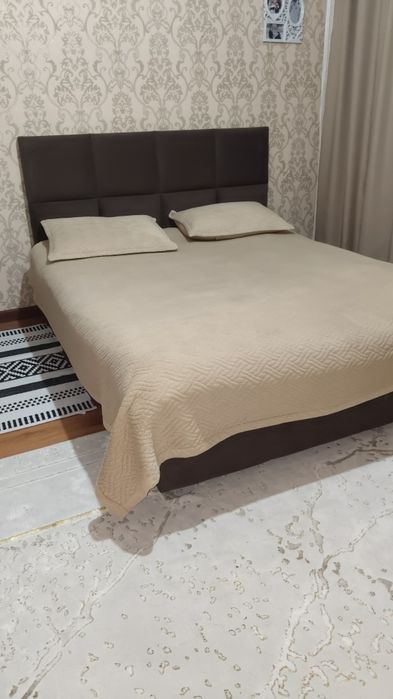 Кровать с матрасом 1,6*2