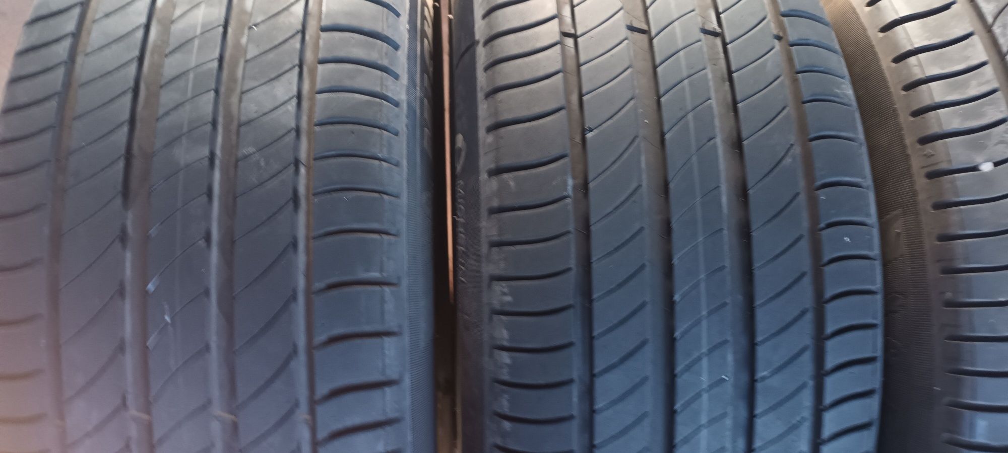 235/55/18 Michelin