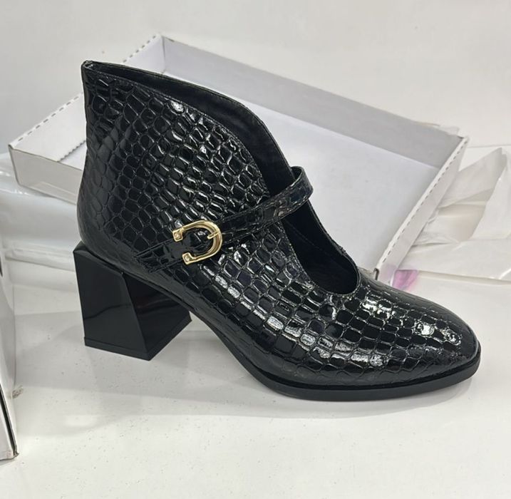 Продам кожаные туфли