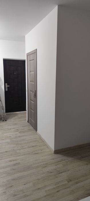 Vând garsoniera Câmpina renovata complet