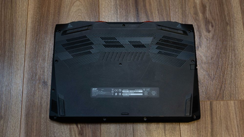 Laptop gaming Acert Nitro 5 Ryzen 7 4800H GTX 1650Ti 16Gb ram 144hz