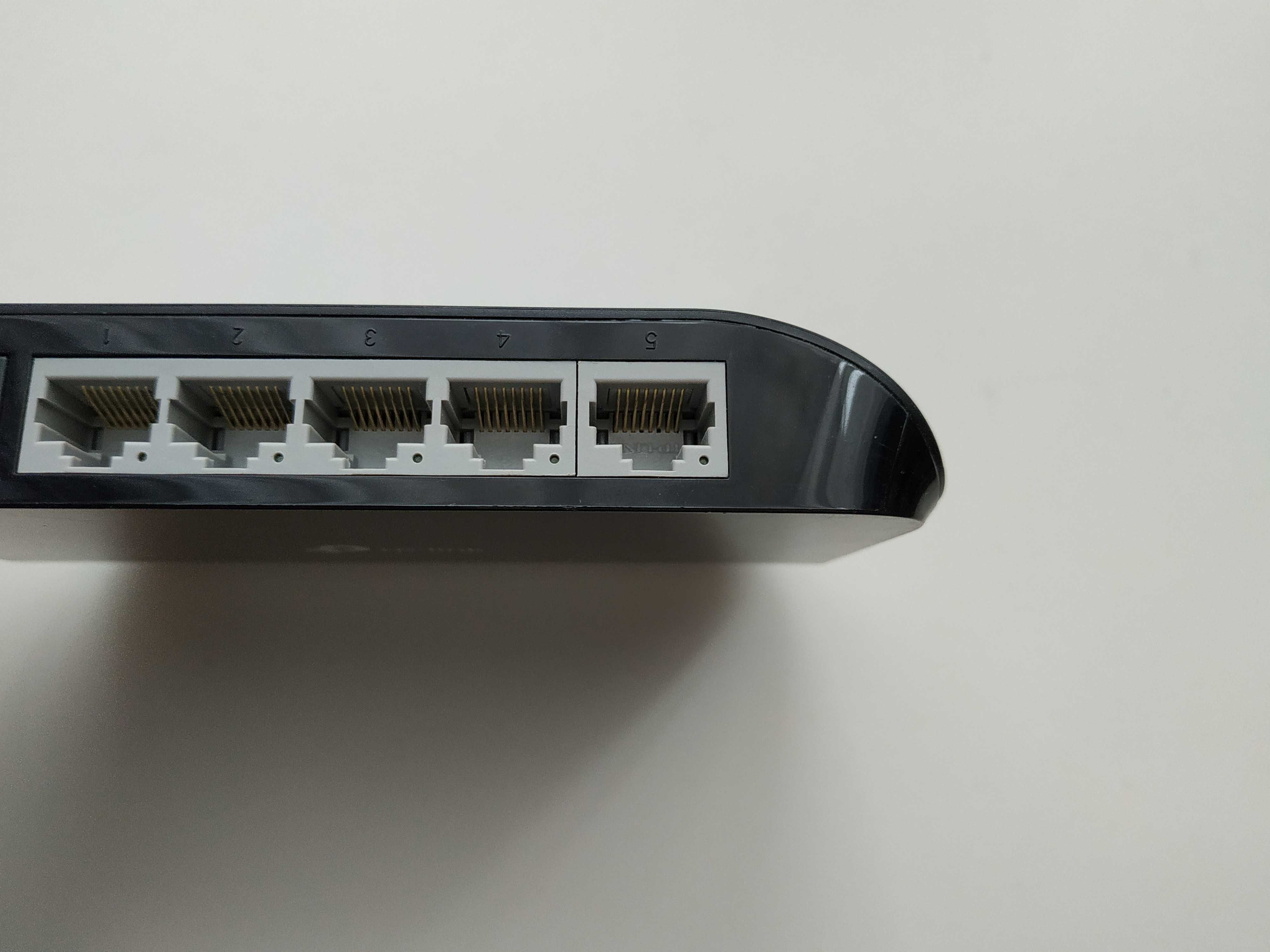 Switch TP-LINK TL-SG1005D, 5 x 10/100/1000Mbps