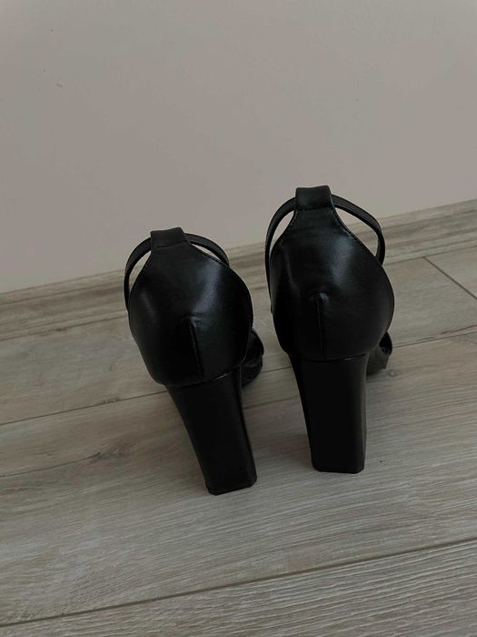 Дамски    сандали