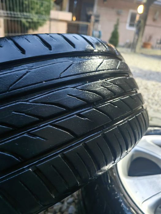 Set anvelope de IARNA R15 si anvelope de VARA R16