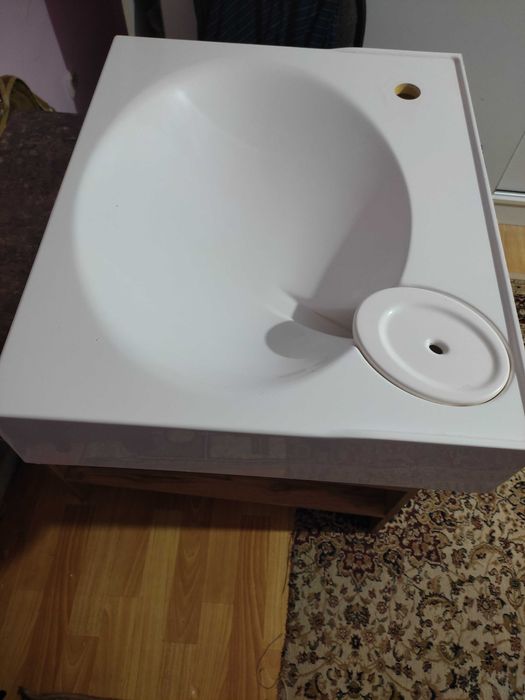 Продам акриловую раковину.