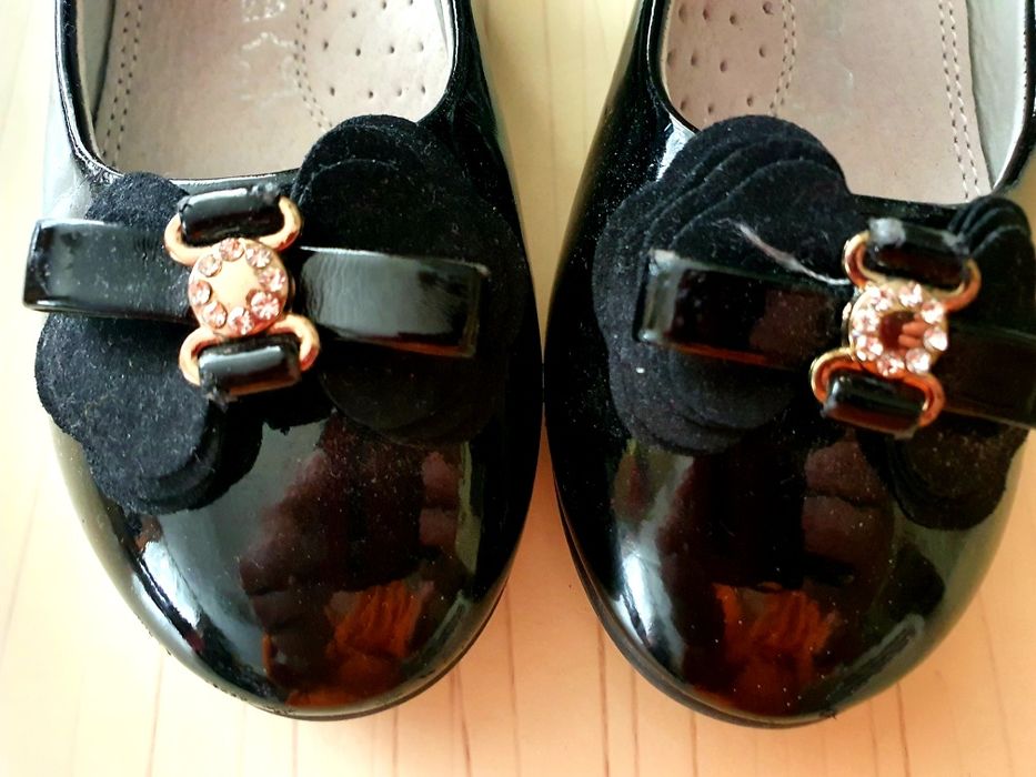 Лачени обувки, размер 23 (стелката е 16 см)