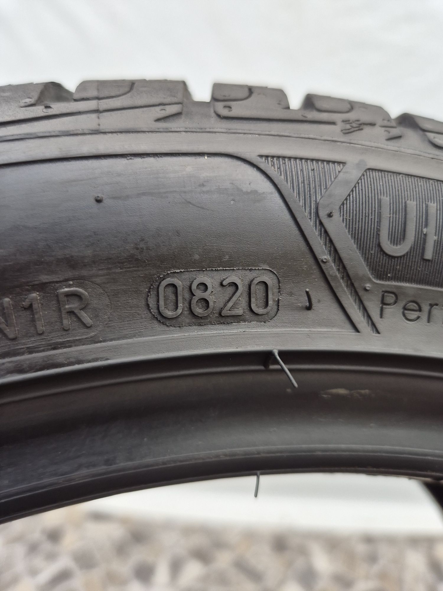 2бр 225 45 17 Goodyear зимни - 20г