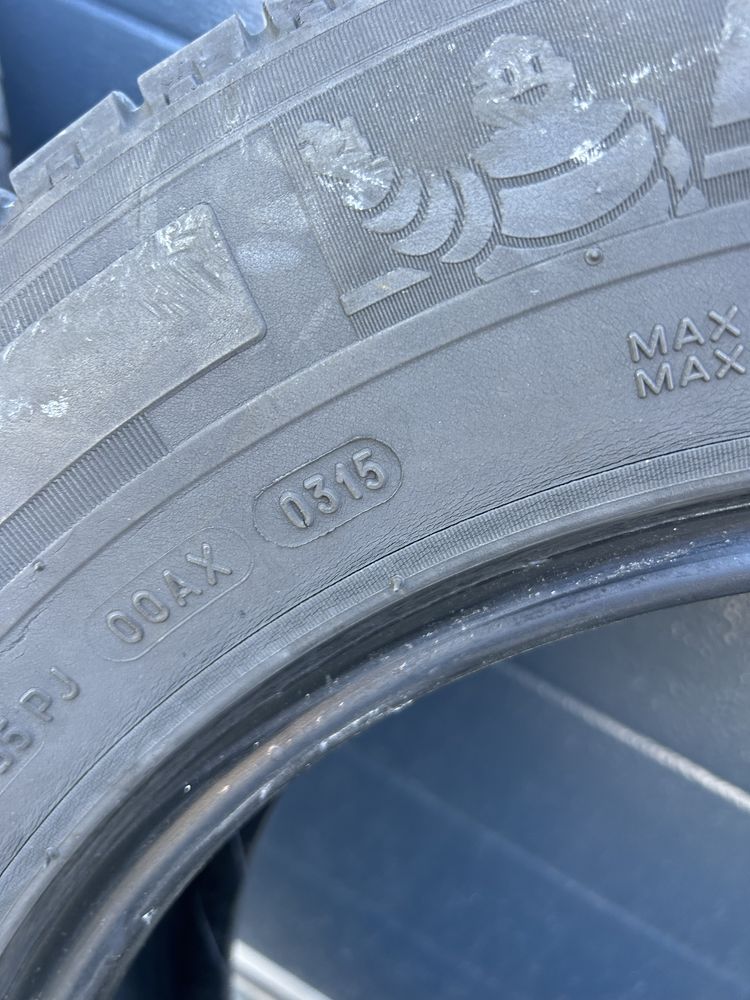 Amvelope 225/65R16C. Michelin  Dot 2015. Vara