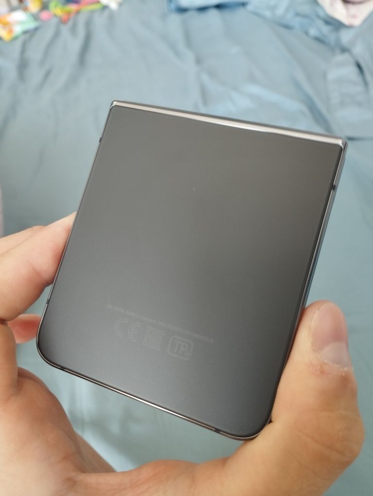 Samsung Z Flip 4 состояние идеал