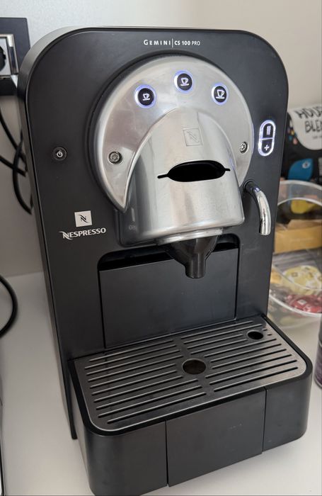 Aparat de cafea / Espressor Nespresso Professional Gemini CS 100 PRO