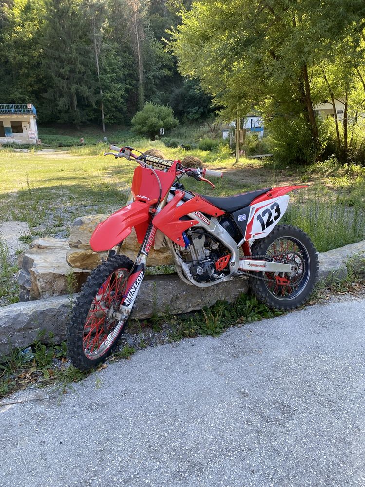 Продава се Honda CRF 250 R