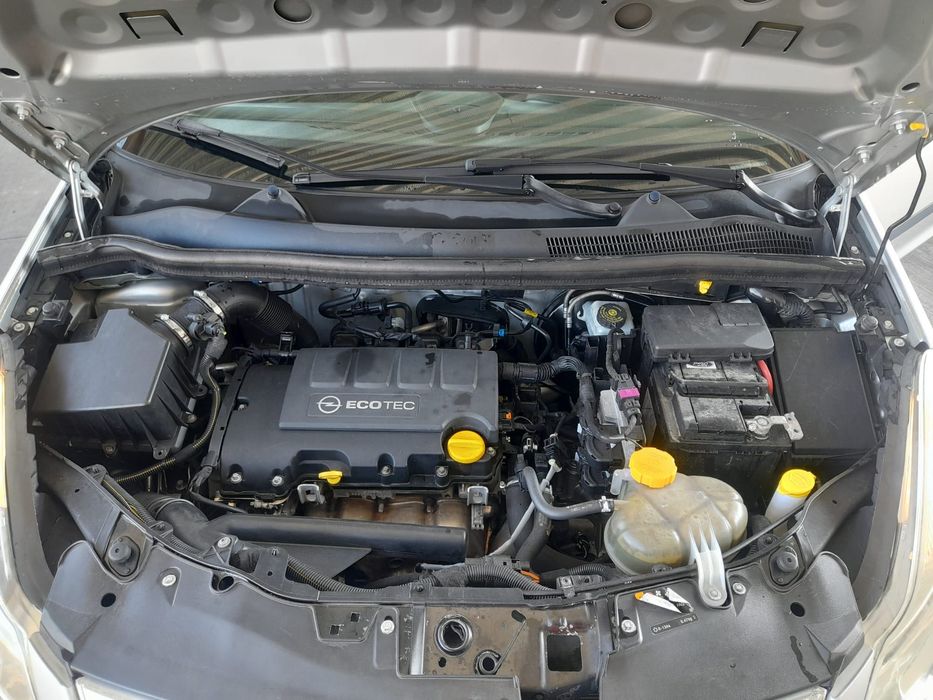 Vând Opel Corsa D