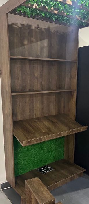 Стелажи, оборудване