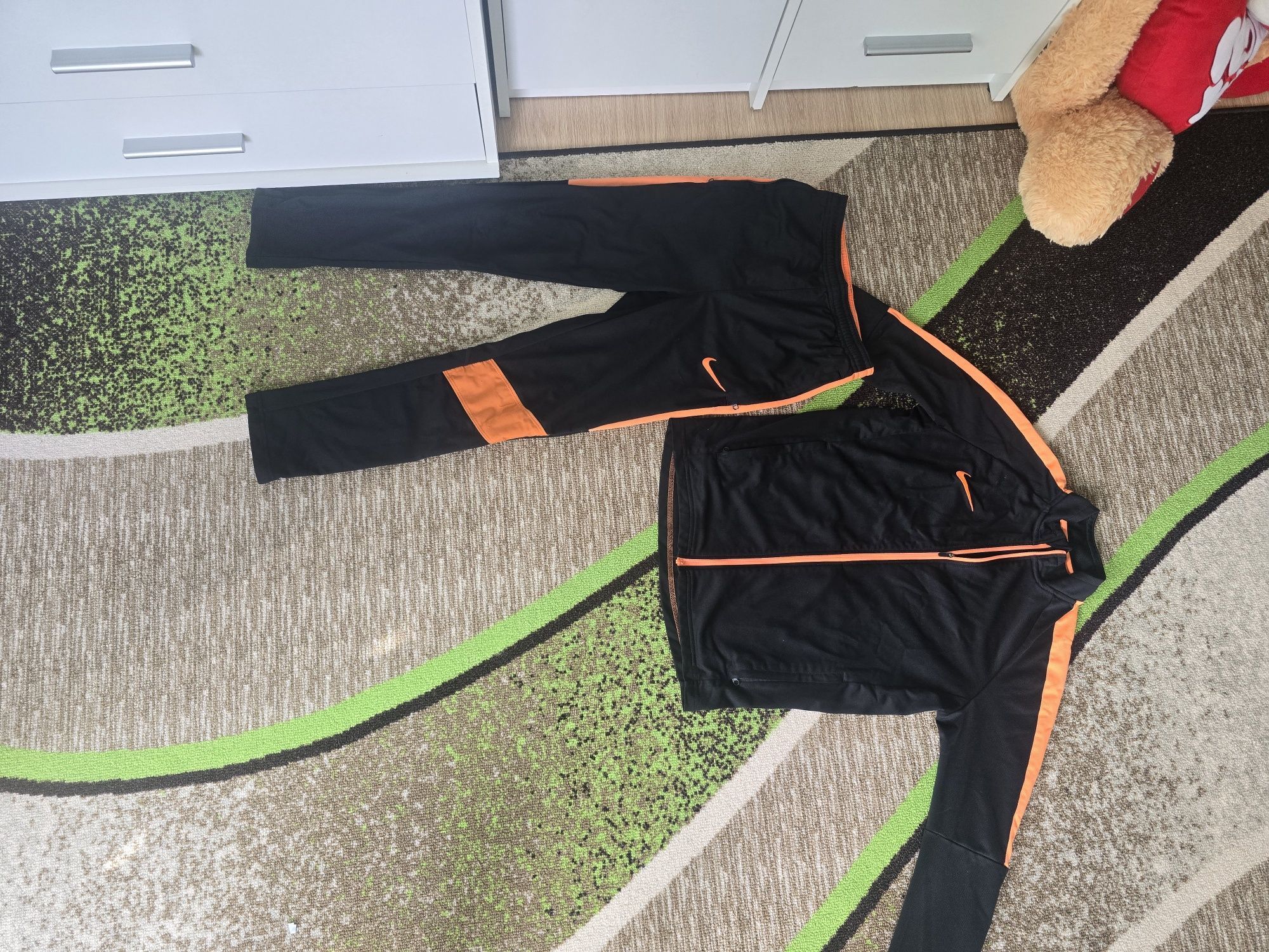 Анцунг Nike р-р 146- 152