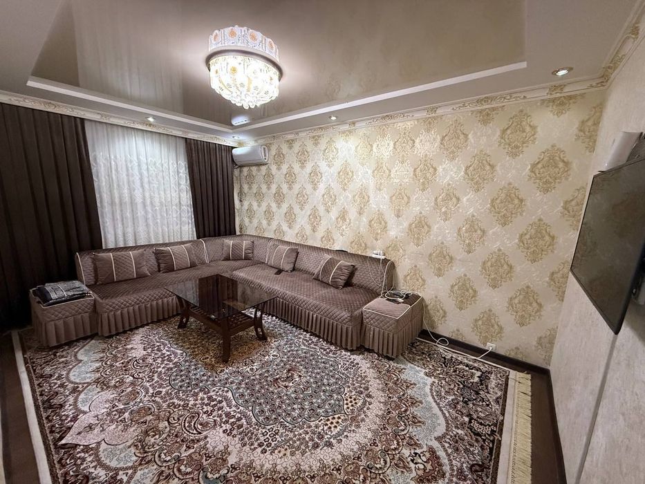 3 xonali DOM sotiladi