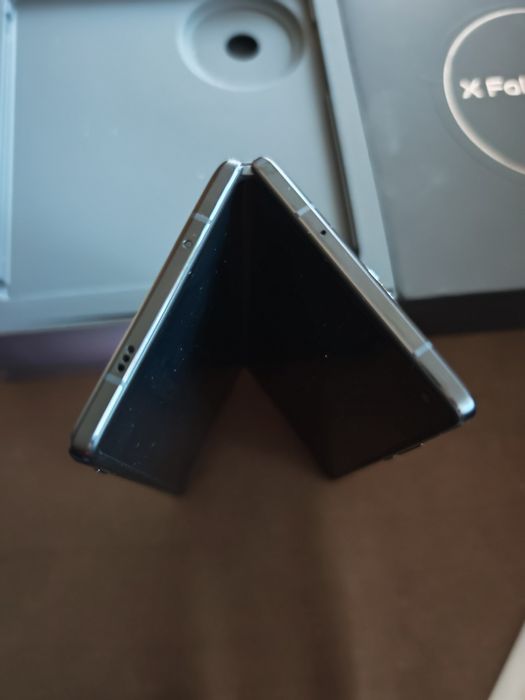 Vivo X Fold 3 Pro 16/512 глобален с български език