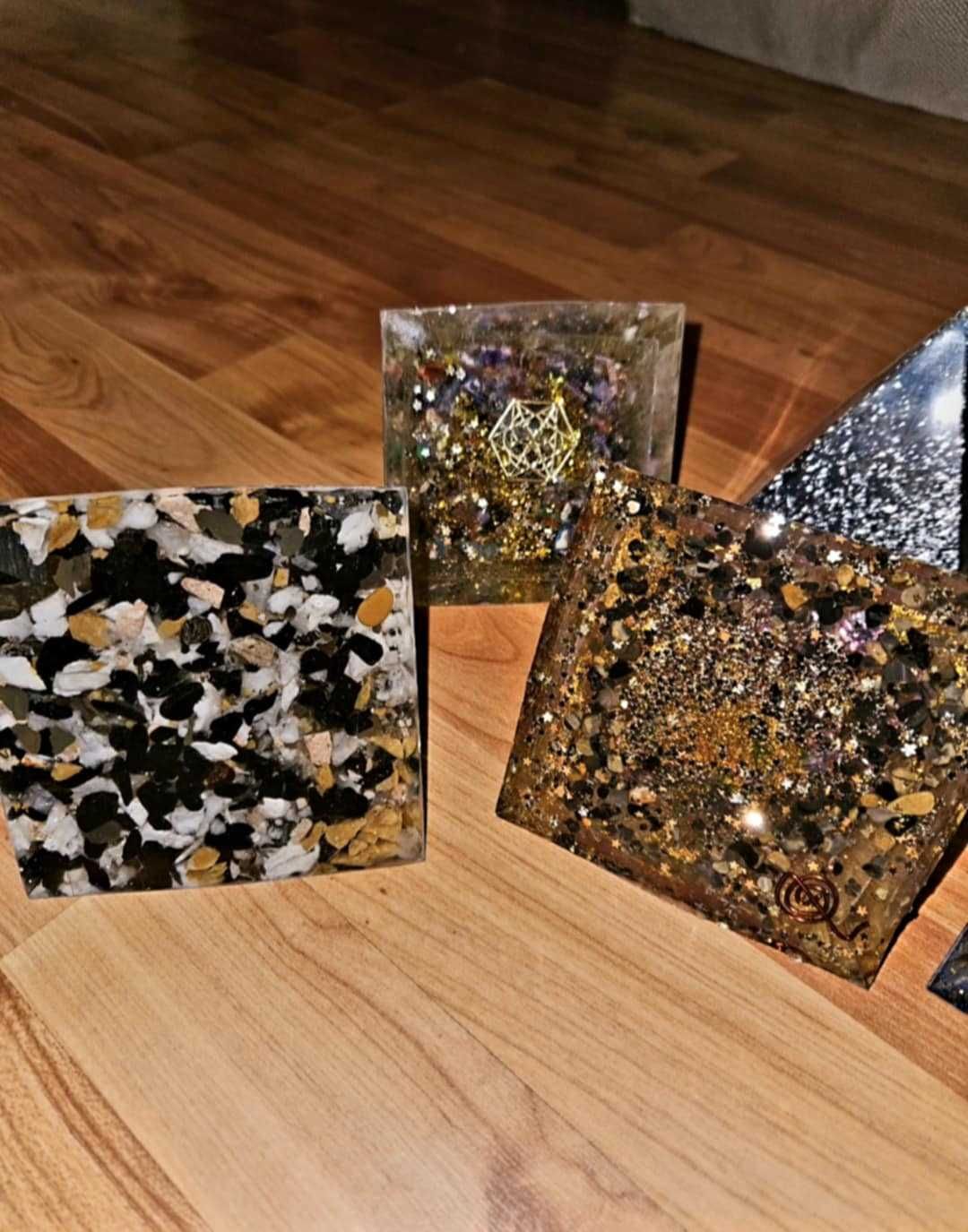 Piramide 11 x 11 cm handmade
