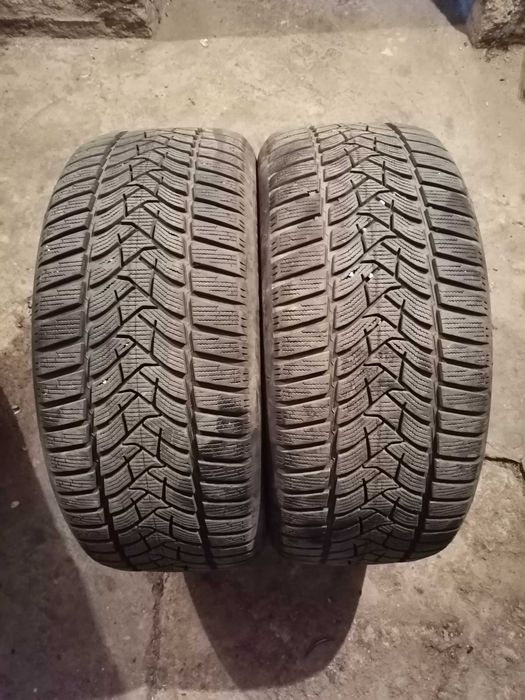 Продавам 2 броя зимни гуми 245.45.18 на 1 сезон дот 2022 Dunlop